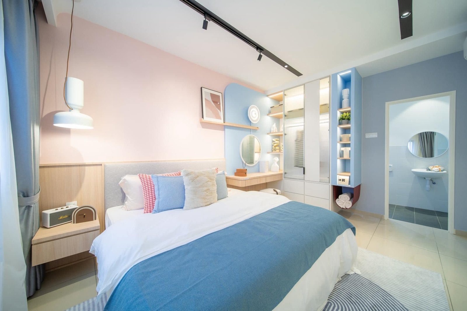 Duduk @ Santai 3 show unit master bedroom