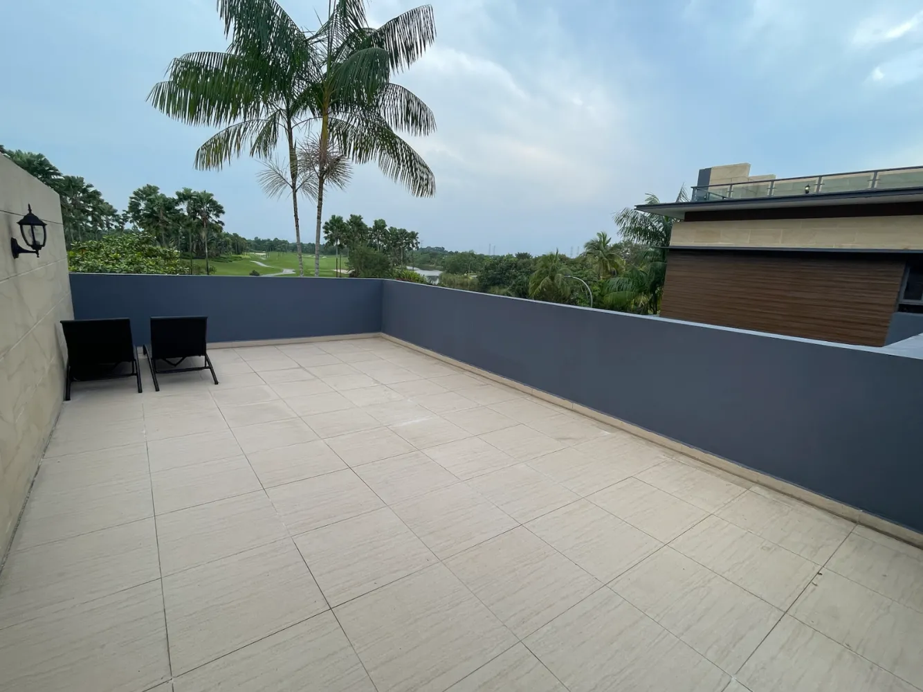 Forest City Golf Villa open roof terrace
