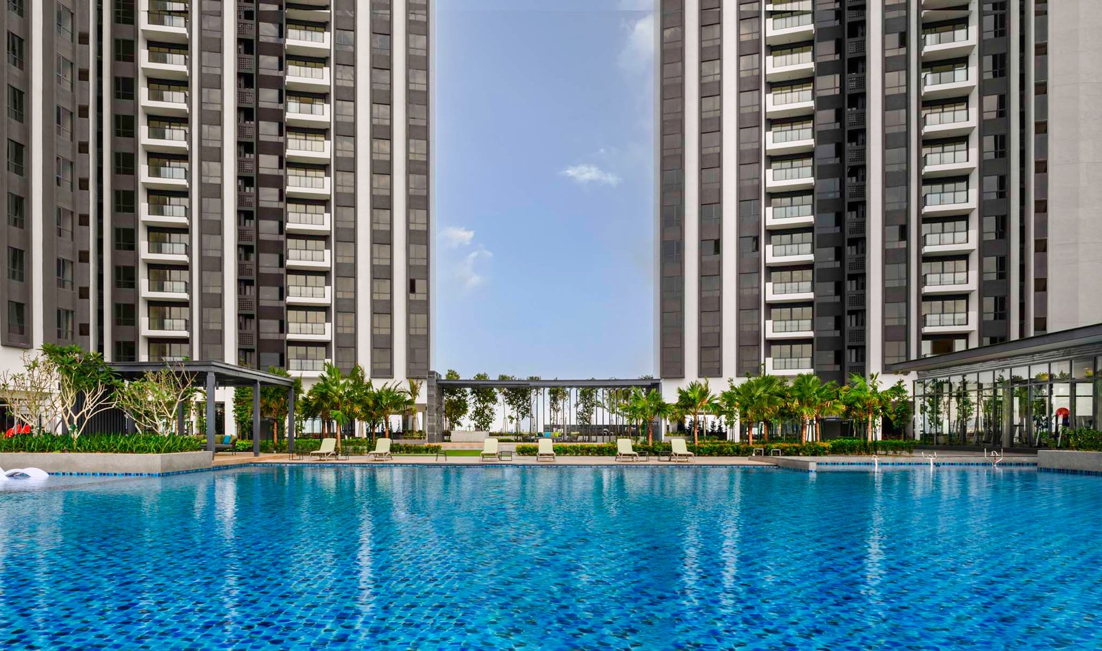 GEM Residences, Prai: swimming pool on the Level 8 facilities deck