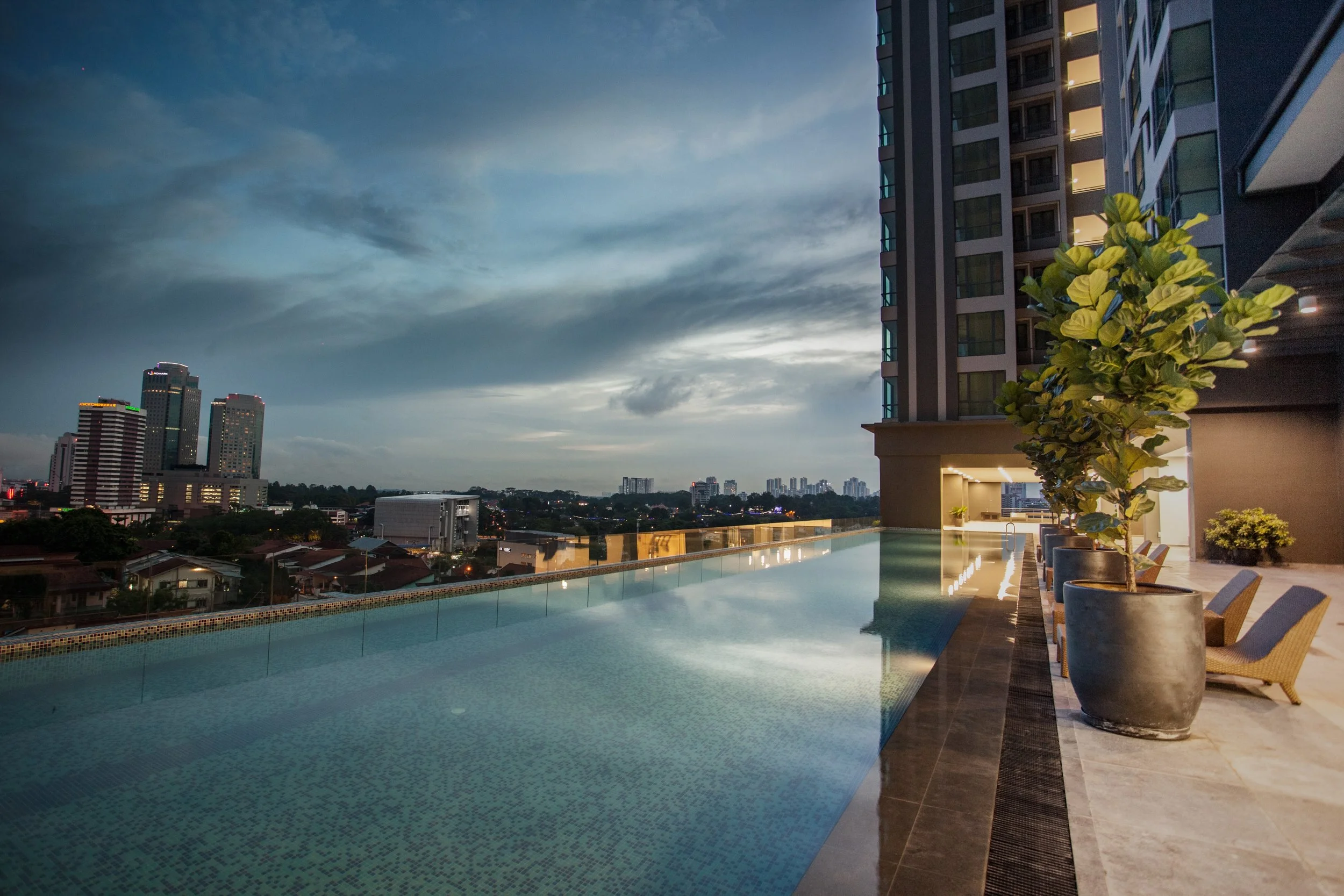 Level 8 infinity pool at SKS Pavillion Residences