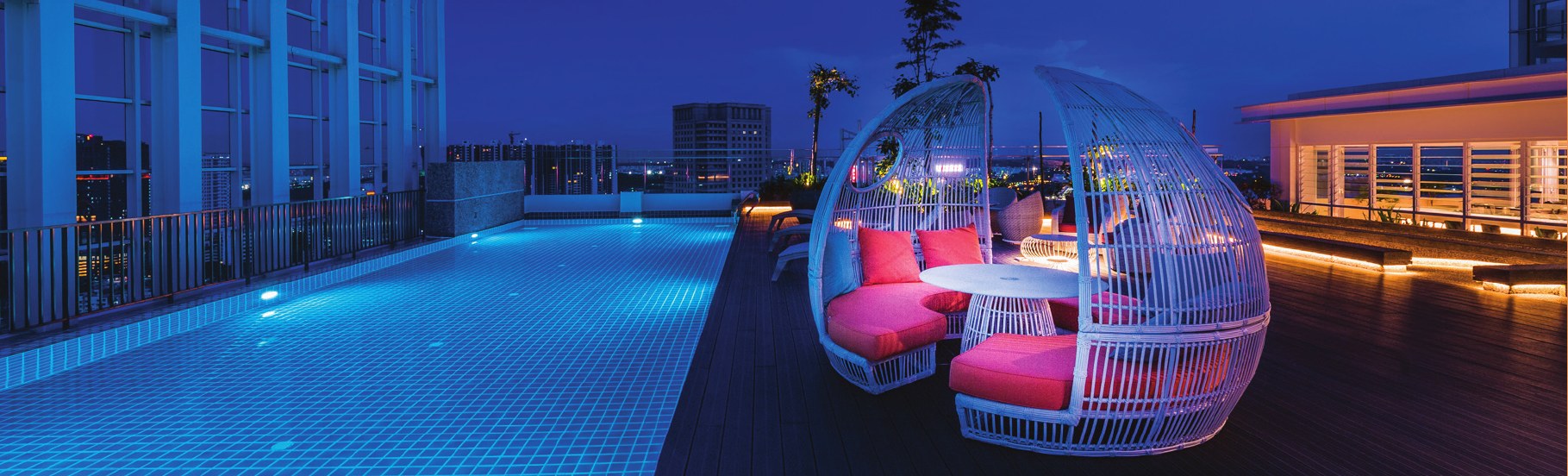 Suasana Iskandar rooftop sky pool and sky deck