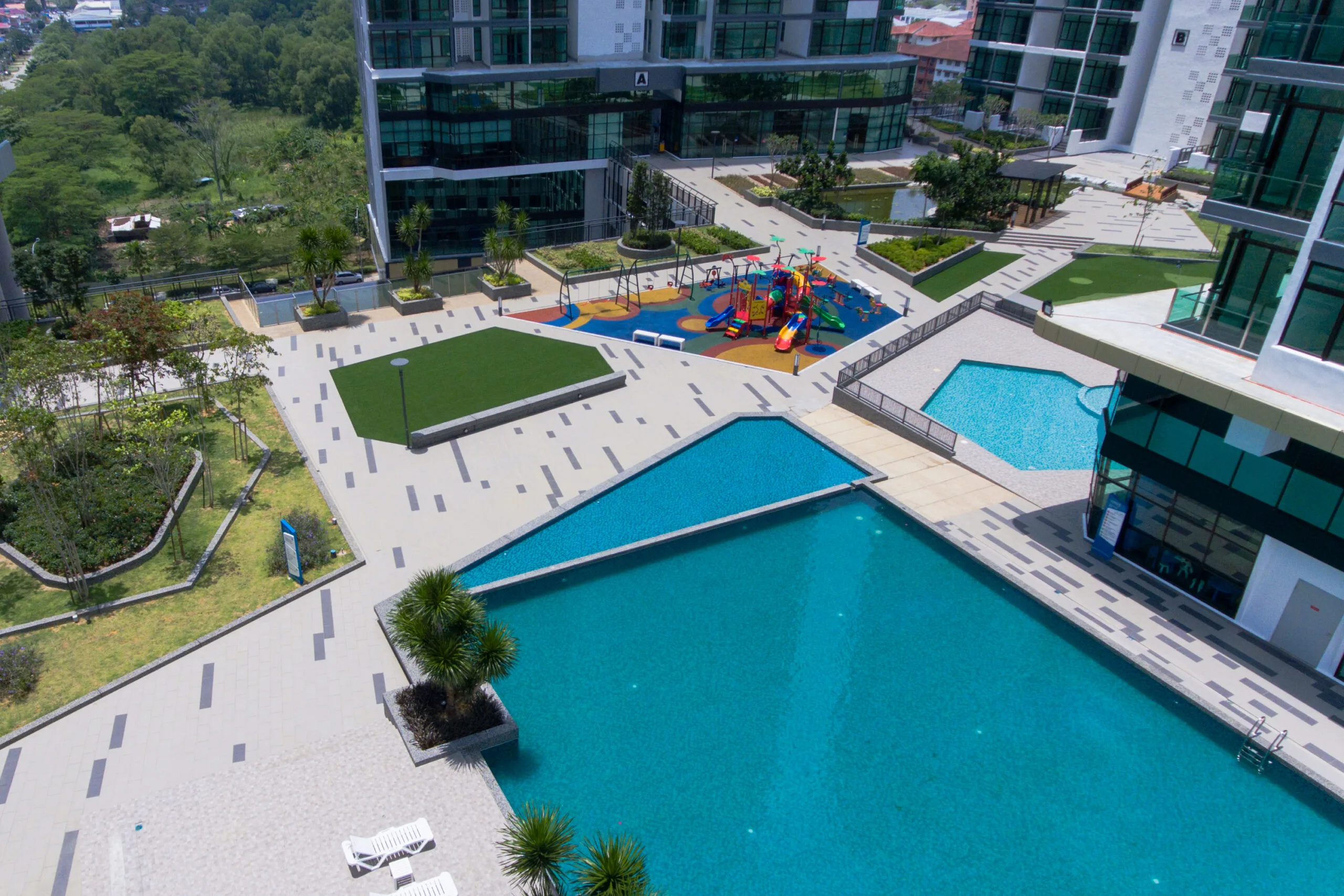 Level 7 facilities deck at Wave Marina Cove